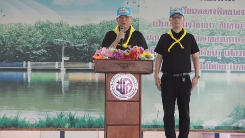 “พีระพันธุ์” ร่วมกิจกรรมโครงการจิตอาสา 904 พัฒนาศักยภาพชายทะเลบางขุนเทียน