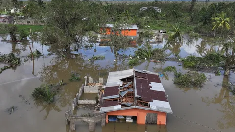 เฮอริเคน “เมลิสซา” คร่าแล้ว 30 ศพในแคริบเบียน ถล่ม 3 ประเทศอ่วม