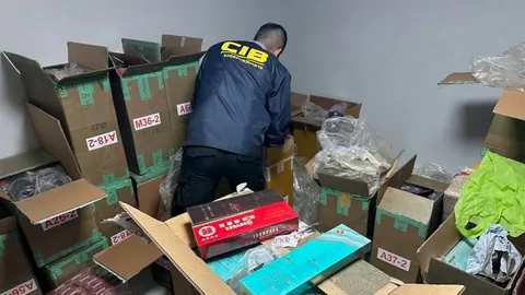 จับ "จีนเทา" เครือข่ายบุหรี่เถื่อน ซ่อนห้องลับใต้ดินย่านรัชดาฯ ลอบขายออนไลน์