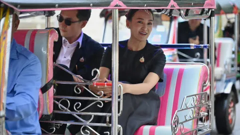 “ศศิธร” นั่งรถตุ๊กตุ๊ก มอบนโยบายองค์การตลาด ปากคลองตลาด