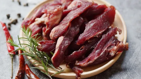 เนื้อแดดเดียว หนังเค็ม สูตรบ้านหนองสนม ขายดีทุกหน้าหนาว