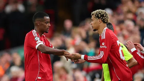 2 สตาร์ต้องโดนตัด "แจ็คกี้" ชี้วิธี "ลิเวอร์พูล" ส่ง "อิซัค-เอกิติเก้" ลงคู่กัน