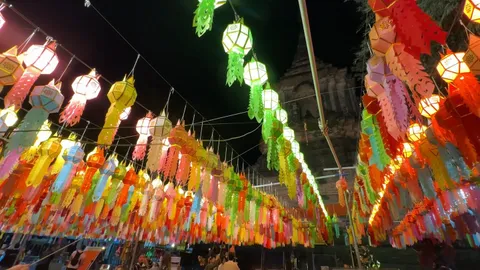 ยี่เป็งเชียงใหม่ที่วัดโลกโมฬี แขวนโคมบูชาพระธาตุเกศแก้วจุฬามณี งดงามทั้งวัด 4–6 พ.ย. 68