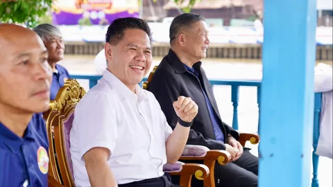 “วราวุธ” เปิดงานแข่งเรือยาวประเพณีบางปลาม้า ชูความผูกพันสายน้ำท่าจีน 102 ปี