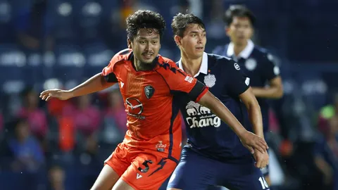 ผลบอลสด 9 นัดยังไร้พ่าย! บุรีรัมย์ เปิดบ้านเฉือน นครราชสีมา ครองจ่าฝูงไทยลีกเหนียวแน่น