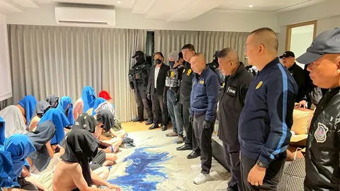 บุกทลายปาร์ตี้กลุ่มชายรักชาย LGBTQ+ มั่วสุมเสพยา คาโรงแรมหรูกลางกรุง พบเคยถูกจับมาแล้ว