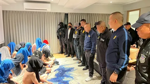 ทลาย “ปาร์ตี้เกย์“ นัดกลุ่มชายรักชายมั่วเซ็กซ์ เปิดโรงแรมห้องสวีตเสพยาด้วย