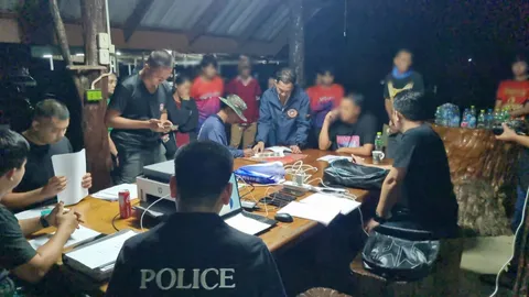 ตชด.จับกำนันคนดังชุมพร ปฏิเสธขนแรงงานต่างด้าว อ้างโทร.ขอแล้ว เพิ่งไปทอดกฐินฝั่งพม่า