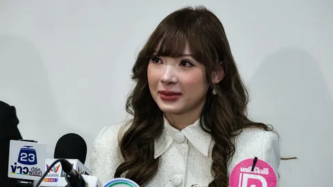 พลอยชมพู แถลงข่าวน้ำตาคลอคดีความกับค่ายเพลง ยังสู้ต่อยื่นอุทธรณ์ต่อศาลมาเลเซีย