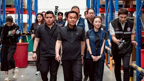 “ยศสิงห์” บุกโกดังสินค้า บางเสาธง ยึดเครื่องใช้ไฟฟ้าผิดกฎหมาย กว่า 4 พันชิ้น