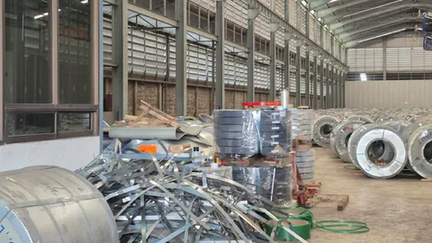 กรมพัฒน์ฯ ลุยสมุทรปราการ ตรวจธุรกิจเหล็กจีน พบต่างด้าวไร้ใบอนุญาตทำงาน-ส่อคดีนอมินี