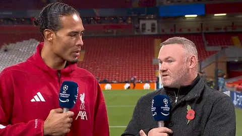 มาแล้ว "ฟาน ไดค์-รูนีย์" เคลียร์ใจต่อหน้า ปมโต้เดือด หลังลิเวอร์พูล ชนะมาดริด (คลิป)