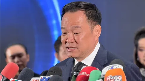 นายกรัฐมนตรี โบ้ยให้ถาม “ธรรมนัส”กรณีแต่งตั้ง “ธนดล” ย้ำเรื่องของพรรคร่วมรัฐบาล ต้องให้เกียรติกัน