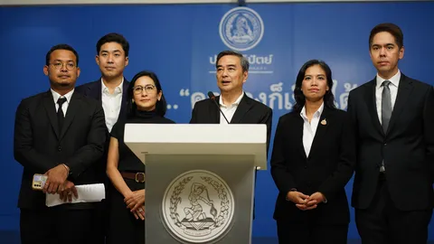 “อภิสิทธิ์” ไม่หวั่นถูกดิสเครดิตสลายชุมนุมปี 2553 ยืนยันสมาธิดี เดินหน้าขายนโยบายให้ประชาชน