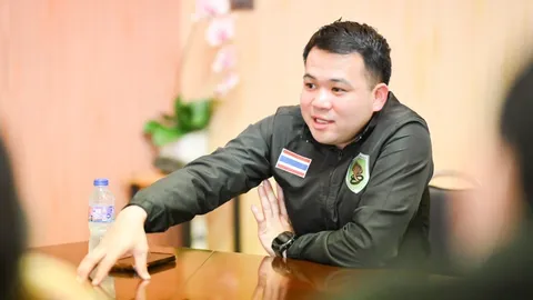 “ธนดล” ประกาศ ลาออกจากการเป็นทนายความ “เบน สมิธ” ไม่เข้าไปยุ่งเกี่ยวทุกกรณี