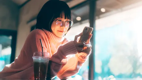 รวมเทคนิคคุยและจีบสาวให้ได้ผลผ่านแชทที่คนรุ่นใหม่ต้องรู้