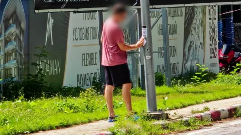 รวบแล้ว หนุ่มรัสเซียเครือข่ายติดสติกเกอร์ค้ายาเสพติดออนไลน์ หนีกบดานเกาะสมุย