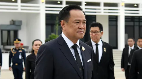 “อนุทิน” ไม่ตอบปมปล่อยตัว 18 เชลยศึก-รมว.กต. ปัดโยง “สหรัฐฯ” กดดันภาษี