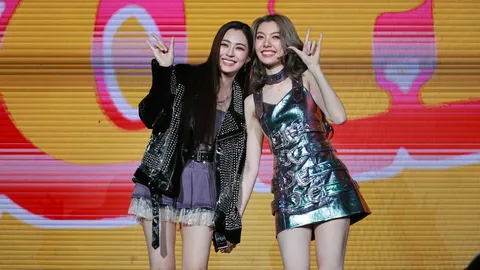 หลิง-ออม คู่จิ้นสุดน่ารัก กวาดคะแนนใจรัวๆ ตกคนเข้าด้อมเจ้าความรักเพียบ