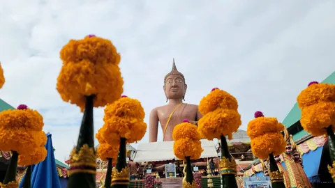 ลุงขับแท็กซี่แก้บน "หลวงพ่อสมหวัง" ไม่พลาดส่อง "เลขเด็ด" จากธูปมงคล