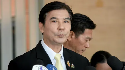 “พร้อมพงศ์” เย้ย “มีเรา ไม่มีเทา” แค่คำพูดเอาหล่อ ไม่เชื่อ “อนุทิน” ยุบสภา 31 มกราคม 69 