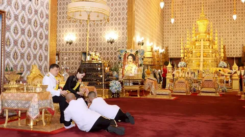 ในหลวง-พระราชินี พระบรมวงศานุวงศ์ ทรงบำเพ็ญพระราชกุศลปัณรสมวาร ถวายพระบรมศพ