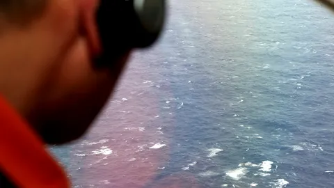 เรือขนผู้อพยพล่มใกล้พรมแดน ไทย-มาเลเซีย ดับแล้ว 1 ศพ หายอีกนับสิบ