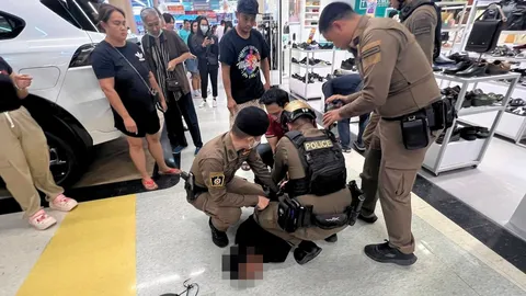 ล็อกทันควัน โจรควงปืนบุกเดี่ยว จี้ร้านทองเยาวราชห้างโลตัส 55 บาท