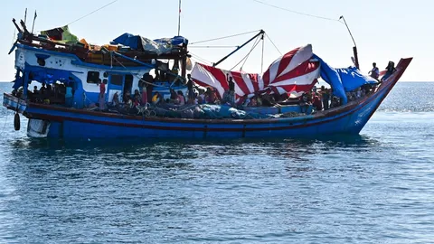 พบแล้ว 11 ศพ หลังเรือผู้อพยพโรฮีนจาล่มใกล้พรมแดนไทย–มาเลเซีย