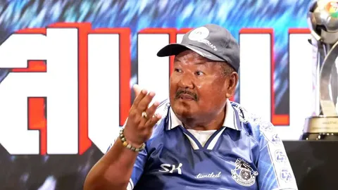 "อาจารย์สกล" ย้อนปมดราม่า ฟอกขาวปีก่อน ปมไม่เห็นด้วยบอล 7 สี ใช้แต่ทีมชาติลงเล่น (คลิป)