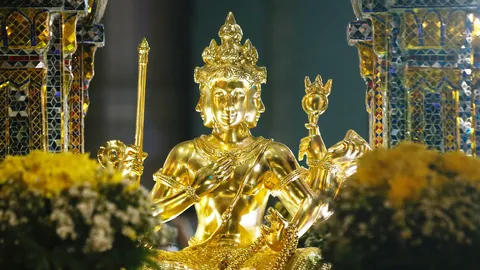 โค้งสุดท้ายปี 68 หมอดูดังชี้ 5 บุญใหญ่ "ไหว้เทพ 4 ทิศ" เพื่อเปิดทางรับเงินล้าน