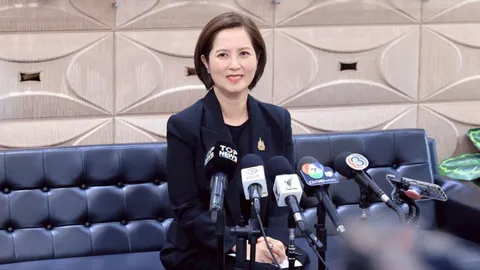 รมว.แรงงานเด้งรับคำสั่งนายกฯ ชะลอต่ออายุใบอนุญาตแรงงานกัมพูชา 