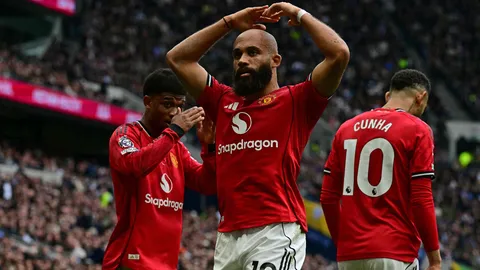 เข้าทางแล้ว "แมนยู" มีลุ้นคว้า "จอมถล่มประตู" ม.ค. นี้ เจ้าตัวพร้อมมาพรีเมียร์ลีก