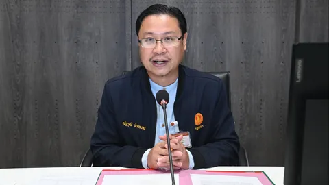 มติที่ประชุมกรรมาธิการแก้ไขรัฐธรรมนูญตัดทิ้ง “สสร.” ให้มี “กมธ.ยกร่างรธน. - กมธ.ฟังความเห็น”