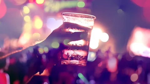 ผู้ประกอบการวิตก พ.ร.บ. แอลกอฮอล์ใหม่ คุมเวลาดื่ม บีบท่องราตรี