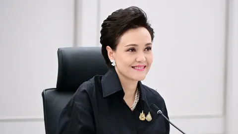 "พาณิชย์" สั่งห้ามขึ้นราคาสินค้าซ้ำเติมประชาชนพื้นที่น้ำท่วม เตรียมจัดธงฟ้าลดค่าครองชีพ