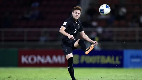 อายุเยอะแล้วหรอ? ธีราทร หลุดขำติด 1 ใน 5 แข้งทีมชาติไทยอายุเยอะสุดที่ทำประตูได้