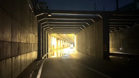 “อุโมงค์บางซื่อ” เปิดการจราจร 2 ฝั่งให้รถวิ่งตามปกติแล้ว เหลือน้ำท่วมขัง 5 ซม.