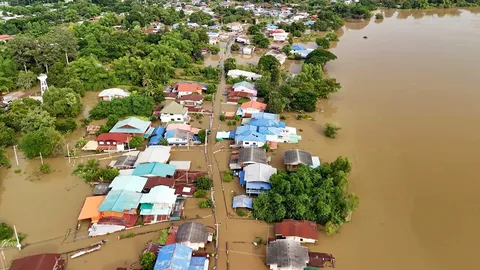 อยุธยาอ่วม เจ้าพระยาทะลัก 10 อำเภอจม สนทช.เสนอสร้างเขื่อนเก็บน้ำเพิ่ม