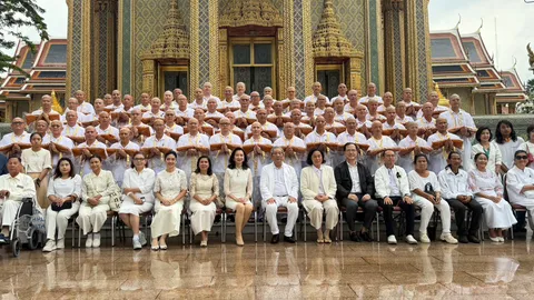 มูลนิธิ นศ.พระปกเกล้าฯ จัดพิธีถวายพระพรชัยมงคล-ปลงผมนาค ก่อนบรรพชาที่อินเดีย
