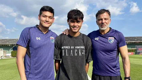 แอนโธนี ฮัดสัน กุนซือทีมชาติไทย ไขข้อข้องใจเรียก “วาริส ชูทอง” กองหลังแทน “ศุภชัย” กองหน้า