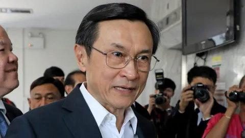 เพื่อไทยเย้ย “หวยล็อก” สูตร 20 หยิบ 1 ภูมิใจไทย ยันวาระ 3 ลงมติในธ.ค. ส้มกังวล “สว.”