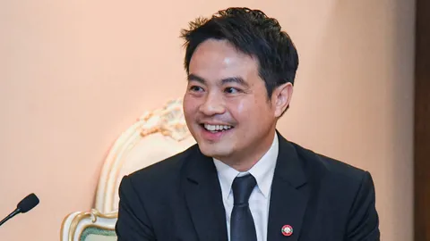 “ภราดร” เร่งเครื่องเบิกจ่ายงบกระตุ้นเศรษฐกิจ ดันเม็ดเงินหมุนเวียนเข้าระบบ