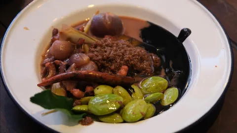 เปิดที่มา “วายคั่วสะตอ Noir” เมนูฟิวชั่น ต่อยอดวัฒนธรรมอาหารท้องถิ่นเกาะสมุย