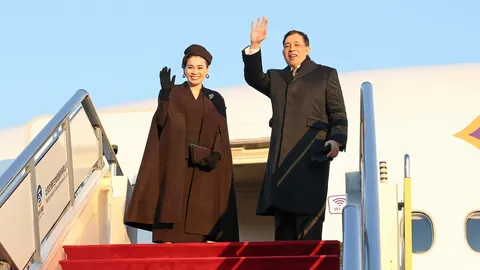 "2 ล้นเกล้าฯ" เสด็จกลับไทย พระราชกรณียกิจเยือนจีนสานสัมพันธ์ 50 ปี