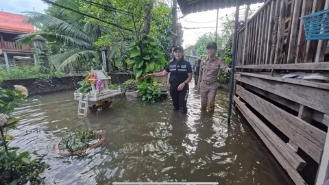 นายอำเภอบางกรวย จับมือ “บ้าน รัฐ วัด สื่อ” ลุยน้ำท่วมหาชาวบ้าน