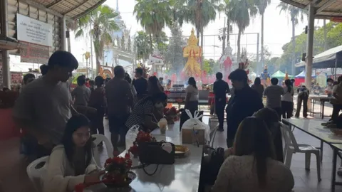 คอหวยสมหวัง มาแก้บน "ท้าวเวสสุวรรณ-ไอ้ไข่" วัดดอนใหญ่ ไม่ลืมขอ "เลขเด็ด" อีกงวด