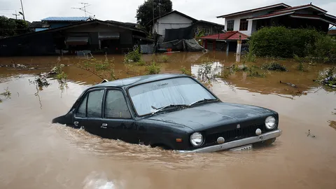 น้ำท่วม “บ้าน-รถ” เคลมประกันได้ไหม? อยากได้เงินไวต้องยื่นเอกสารยังไง