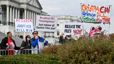 สภาผู้แทนฯ สหรัฐฯ ลงมติให้กระทรวงยุติธรรม เผยเอกสารคดีเอปสตีนทั้งหมด