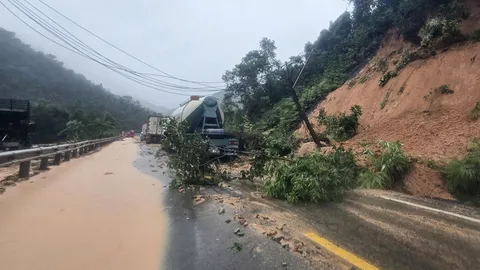 เวียดนามอ่วมอีกระลอก ดินถล่ม–น้ำท่วมดับแล้ว 8 ราย “ฮอยอัน” เมืองมรดกโลกเสี่ยงจมอีกรอบ